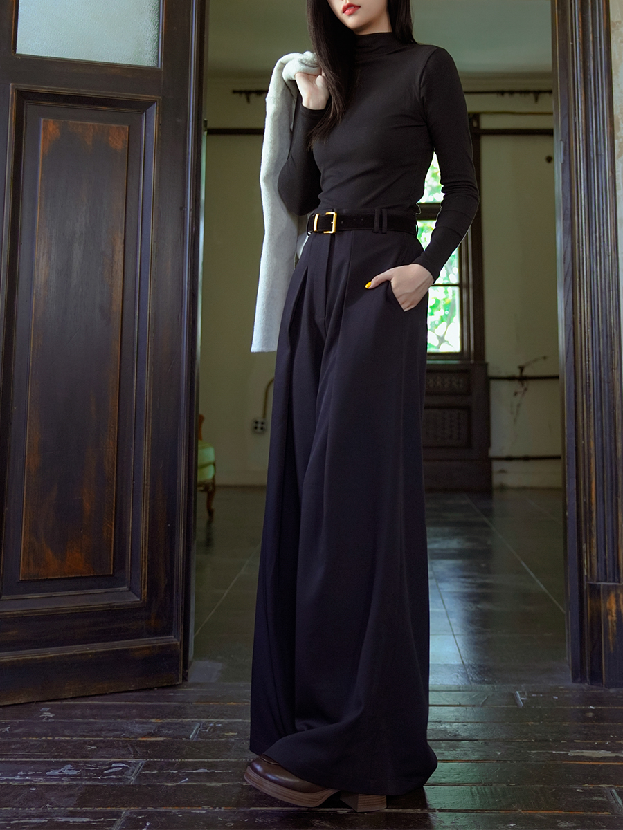 ブラックワイドパンツ