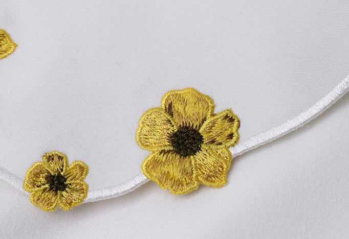 黄色の小花刺繍 ドロップショルダーシャツ