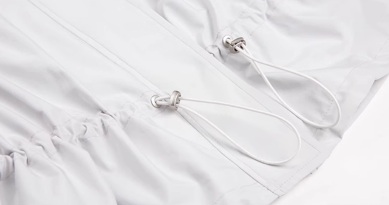 ギャザーネックラインシルバーカラーのブルゾン